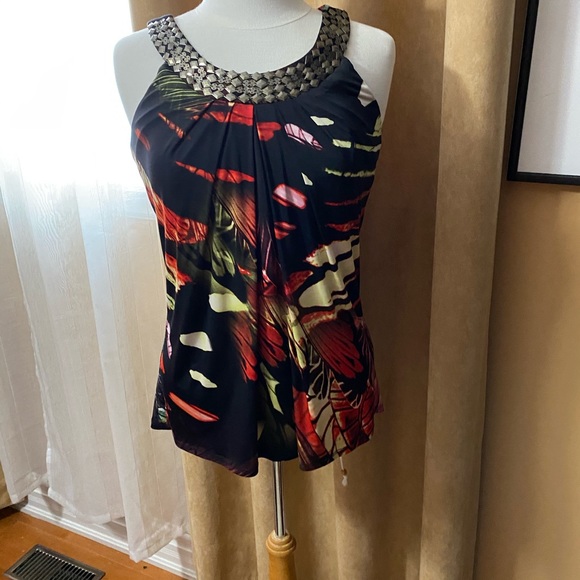 Ladies Top - Picture 1 of 5